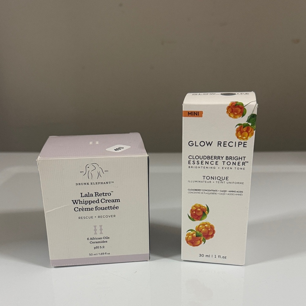 Glow Recipe Cloudberry Bright Essence Toner - Cream and White